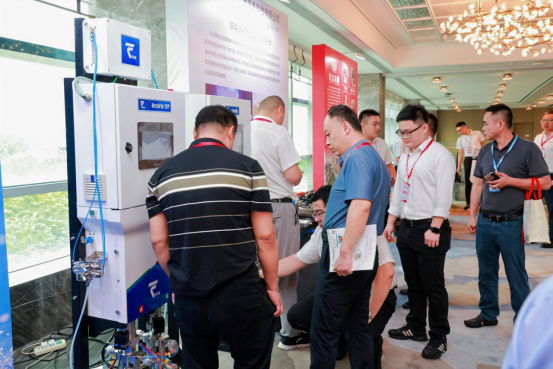 metering and mixing machine